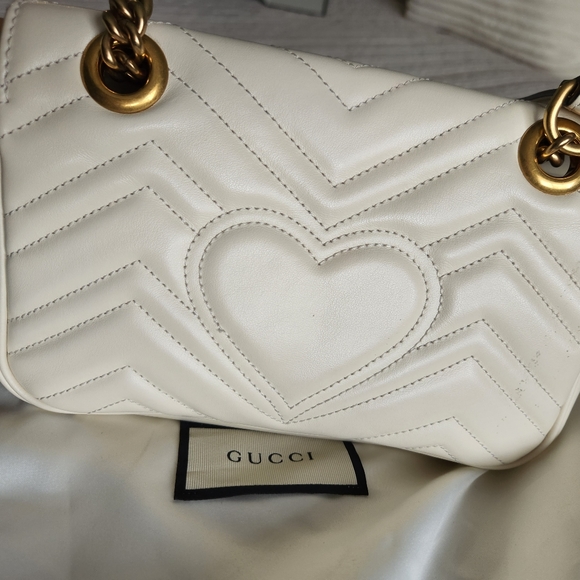 Authentic Gucci GG Marmont Mini Matelasse Leather Shoulder Bag - Picture 11 of 13